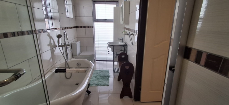 4 Bedroom Property for Sale in Diaz Beach Western Cape